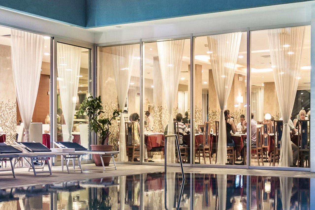 Hotel Parigi Бібіоне Екстер'єр фото