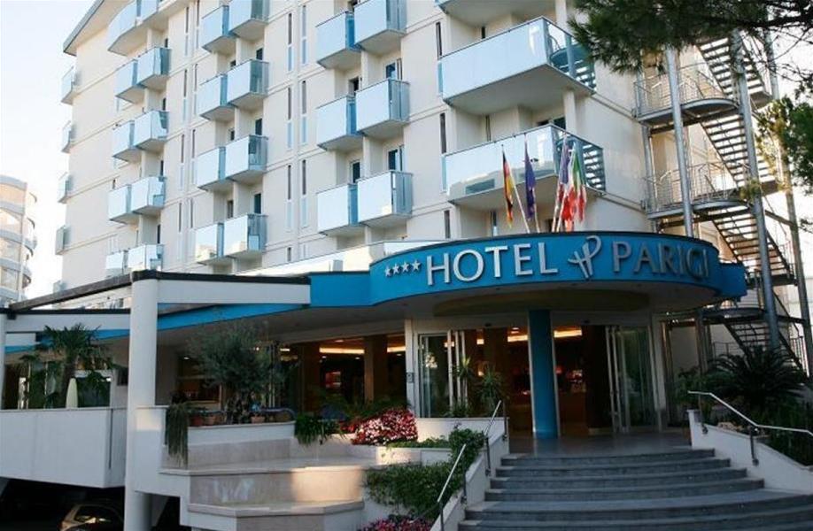 Hotel Parigi Бібіоне Екстер'єр фото
