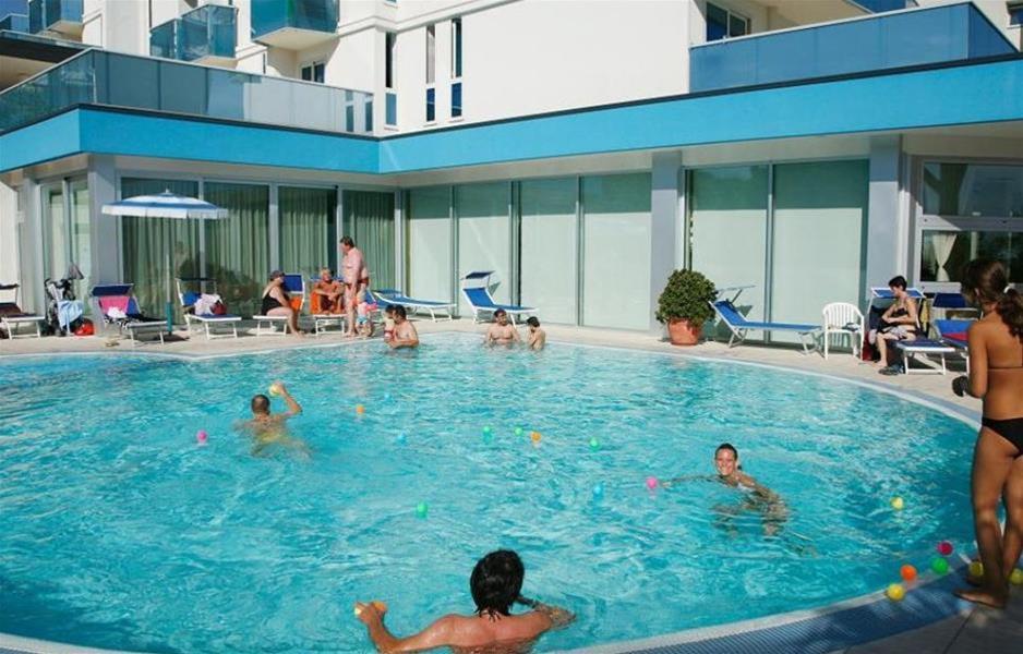 Hotel Parigi Бібіоне Екстер'єр фото