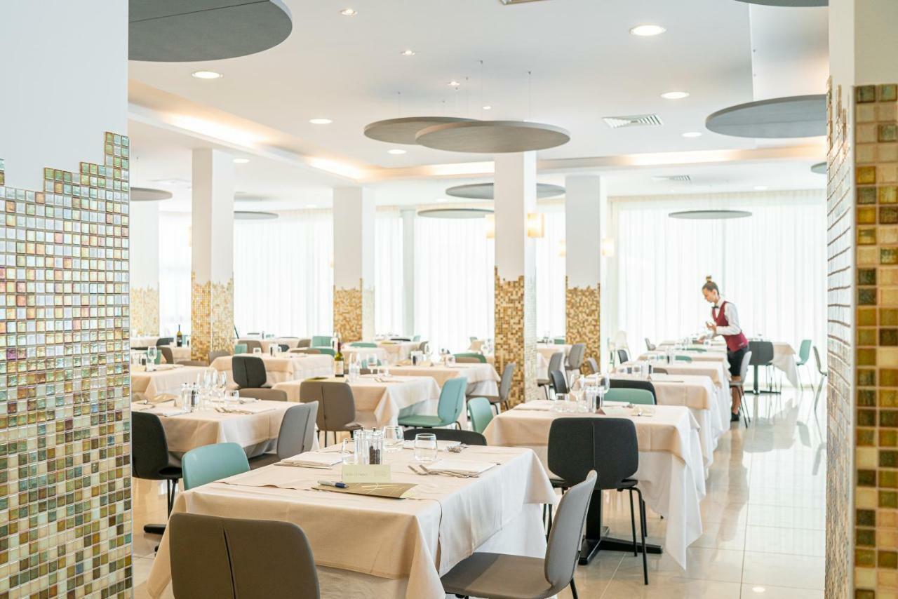 Hotel Parigi Бібіоне Екстер'єр фото